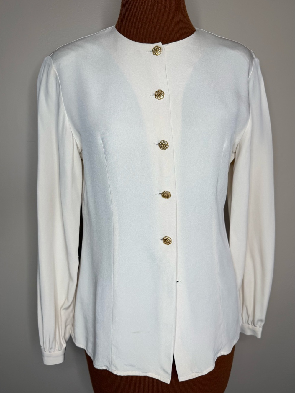 Liz Claiborne Collection Silk Ivory Collarless Blouse Gold Tone Buttons Size 4